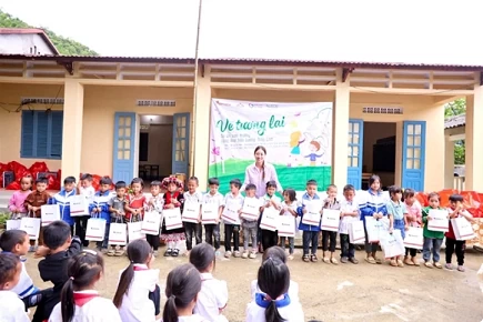 Miss World Vietnam 2019 launches project to support Cao Bang students Miss World Vietnam 2019 launches project to support Cao Bang students