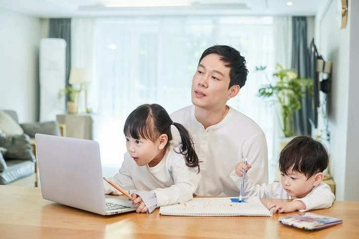 Korea: Men account for over 30% of workers on parental leave in 1st half Korea: Men account for over 30% of workers on parental leave in 1st half