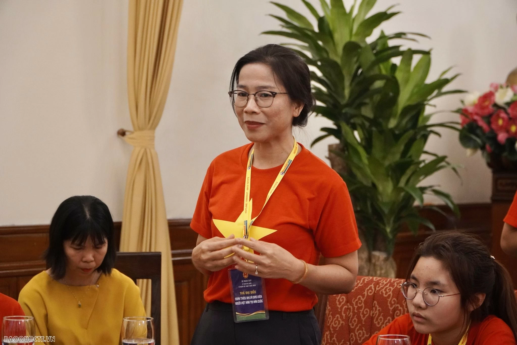 Deputy FM Le Thi Thu Hang welcomes Vietnamese children, teachers from RoK Deputy FM Le Thi Thu Hang welcomes Vietnamese children, teachers from RoK