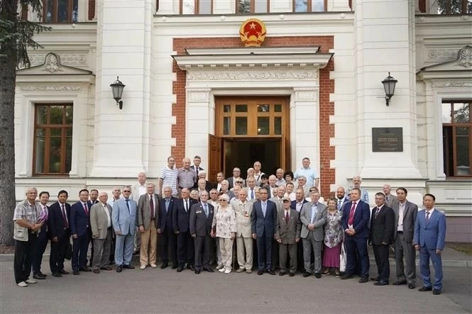 Get-together honours Russian experts - loyal friends of Vietnam: Embassy Get-together honours Russian experts - loyal friends of Vietnam: Embassy