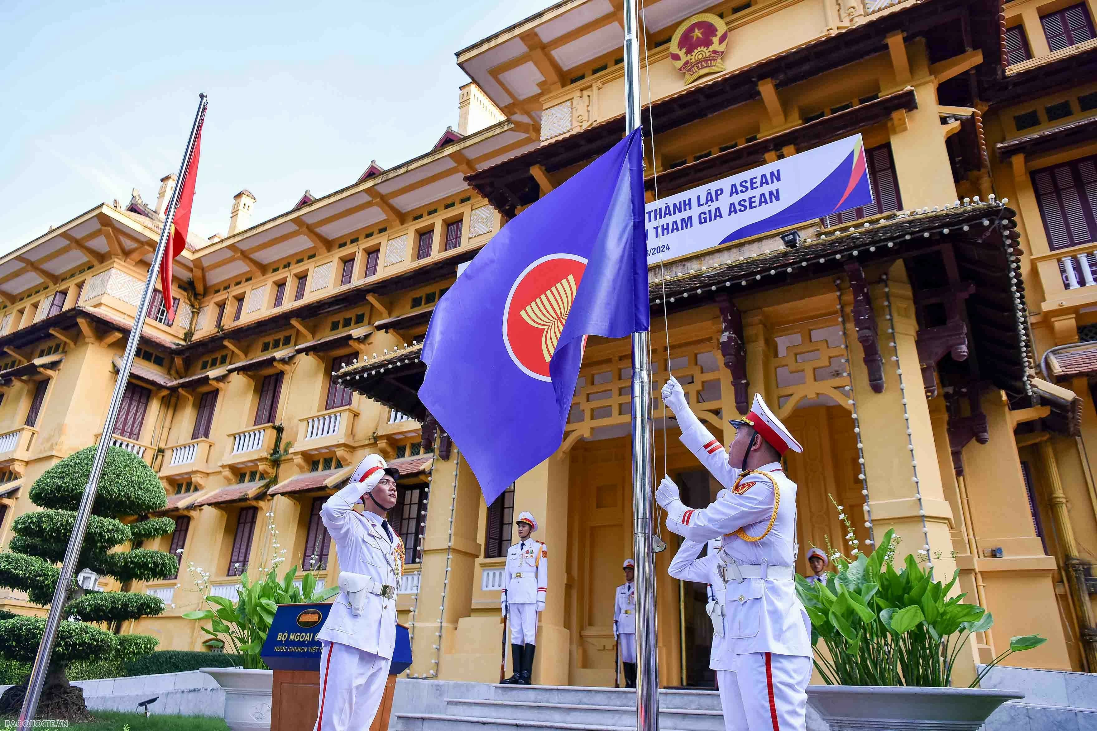 ASEAN Flag-hoisting ceremony held at Ministry of Foreign Affairs