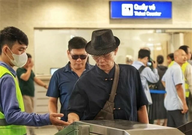 Nhon-Hanoi Station metro line carries 34,184 passengers on first day of operation Nhon-Hanoi Station metro line carries 34,184 passengers on first day of operation
