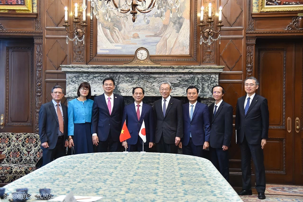 FM Bui Thanh Son meets with Vice President of Japanese House of Councillors FM Bui Thanh Son meets with Vice President of Japanese House of Councillors