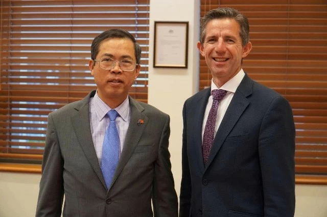 Vietnamese Ambassador meets Australian Shadow Minister for Foreign Affairs Vietnamese Ambassador meets Australian Shadow Minister for Foreign Affairs