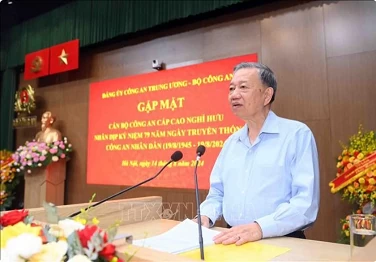 Party, State leader meets with retired public security officials Party, State leader meets with retired public security officials