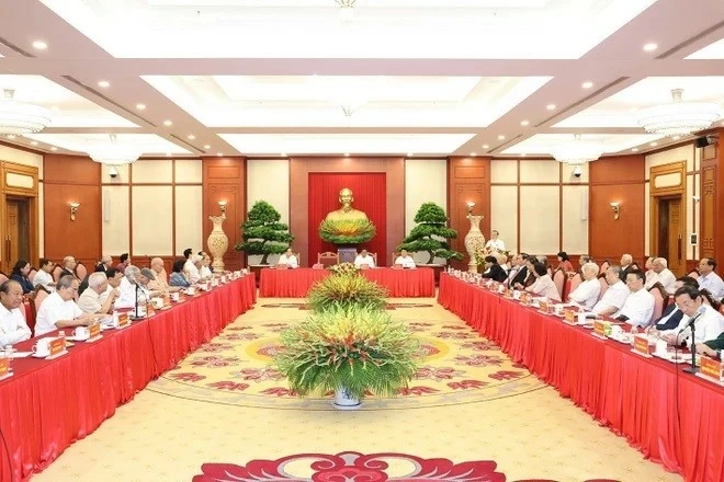 Party General Secretary, President To Lam chairs gathering with incumbent, former Party and State officials Party General Secretary, President To Lam chairs gathering with incumbent, former Party and State officials