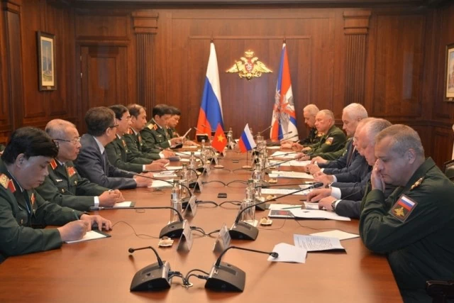 Vietnam, Russia Defence Ministers hold talks on defence cooperation Vietnam, Russia Defence Ministers hold talks on defence cooperation