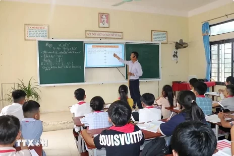 Teachers' wages must top administrative, non-productive salary scale system: Politburo Teachers' wages must top administrative, non-productive salary scale system: Politburo