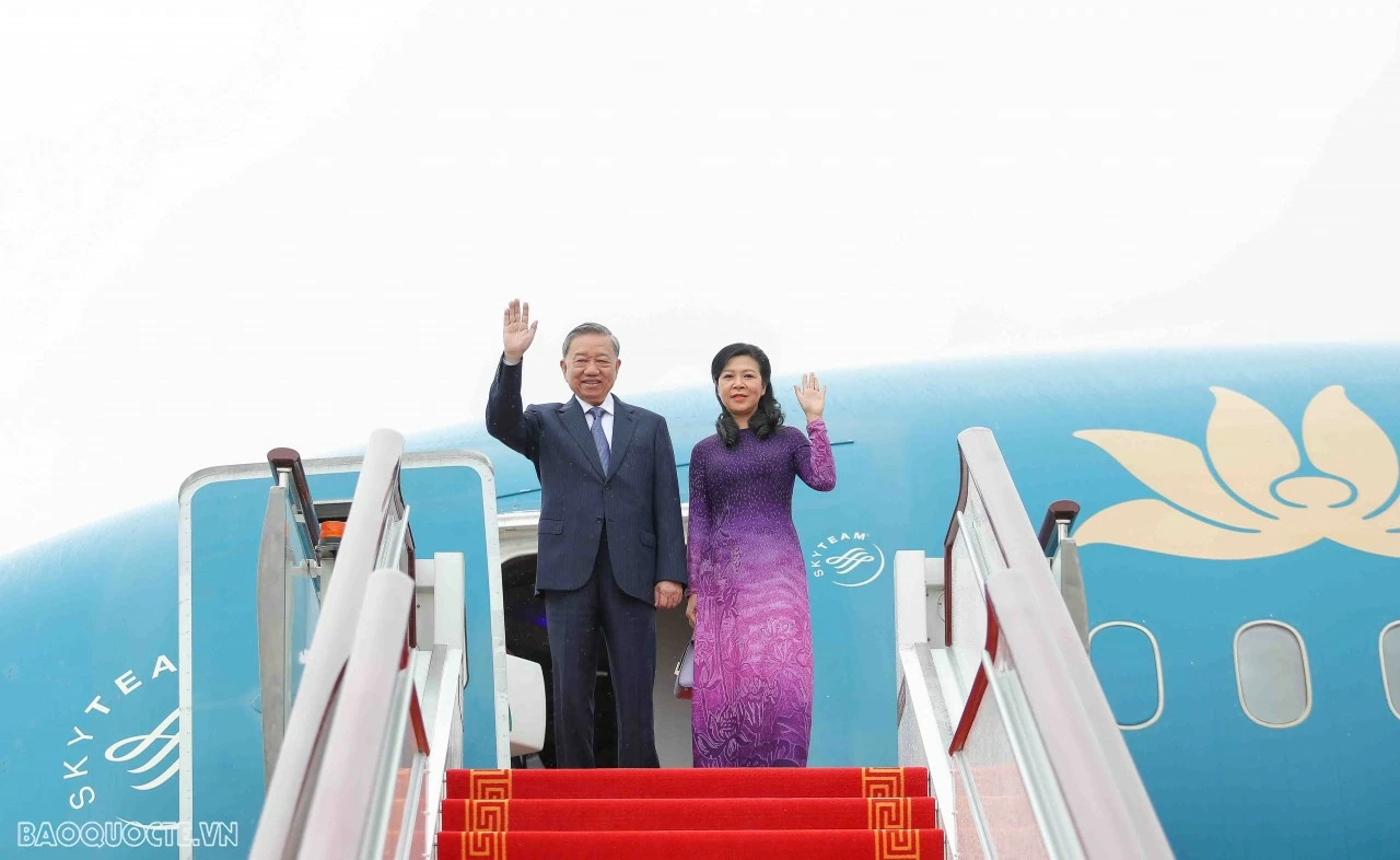 Party General Secretary, State President To Lam and his Spouse leave for state visit to China Party General Secretary, State President To Lam and his Spouse leave for state visit to China