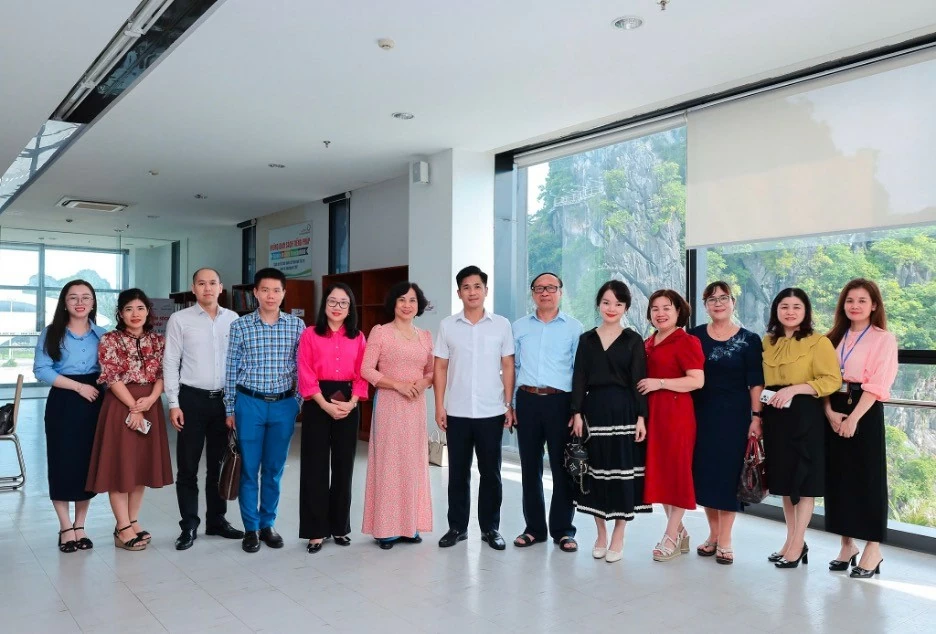 Ha Long city prepares to join UNESCO's global network of learning cities Ha Long city prepares to join UNESCO's global network of learning cities