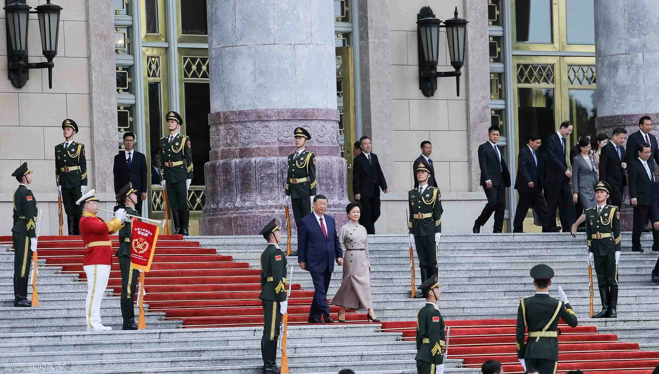 Welcome ceremony with 21-gun salute held for General Secretary, President To Lam on state visit to China Welcome ceremony with 21-gun salute held for General Secretary, President To Lam on state visit to China