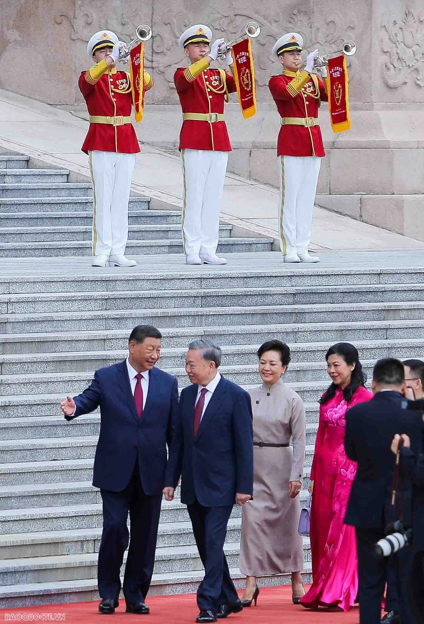 Welcome ceremony with 21-gun salute held for General Secretary, President To Lam on state visit to China Welcome ceremony with 21-gun salute held for General Secretary, President To Lam on state visit to China