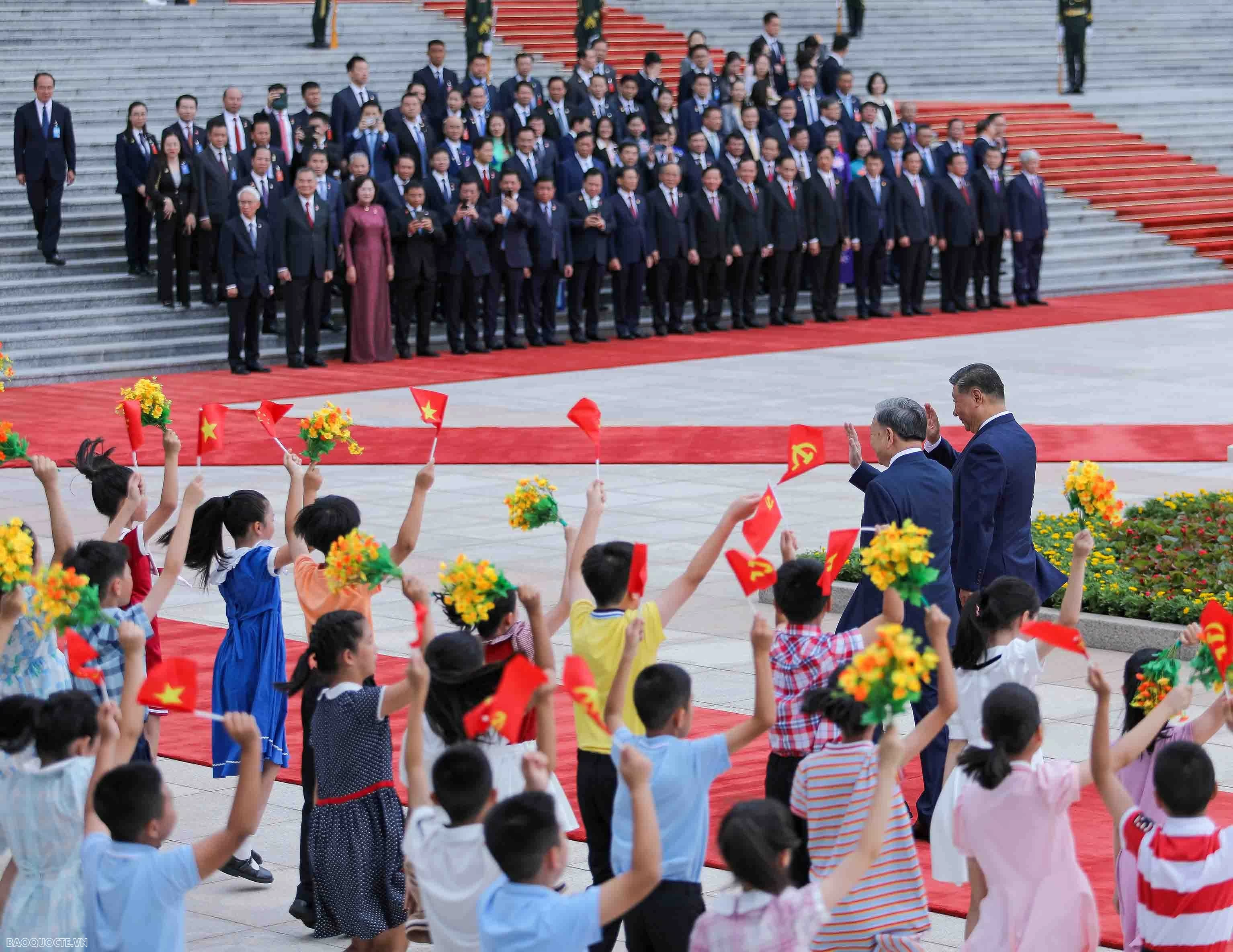 Welcome ceremony with 21-gun salute held for General Secretary, President To Lam on state visit to China Welcome ceremony with 21-gun salute held for General Secretary, President To Lam on state visit to China