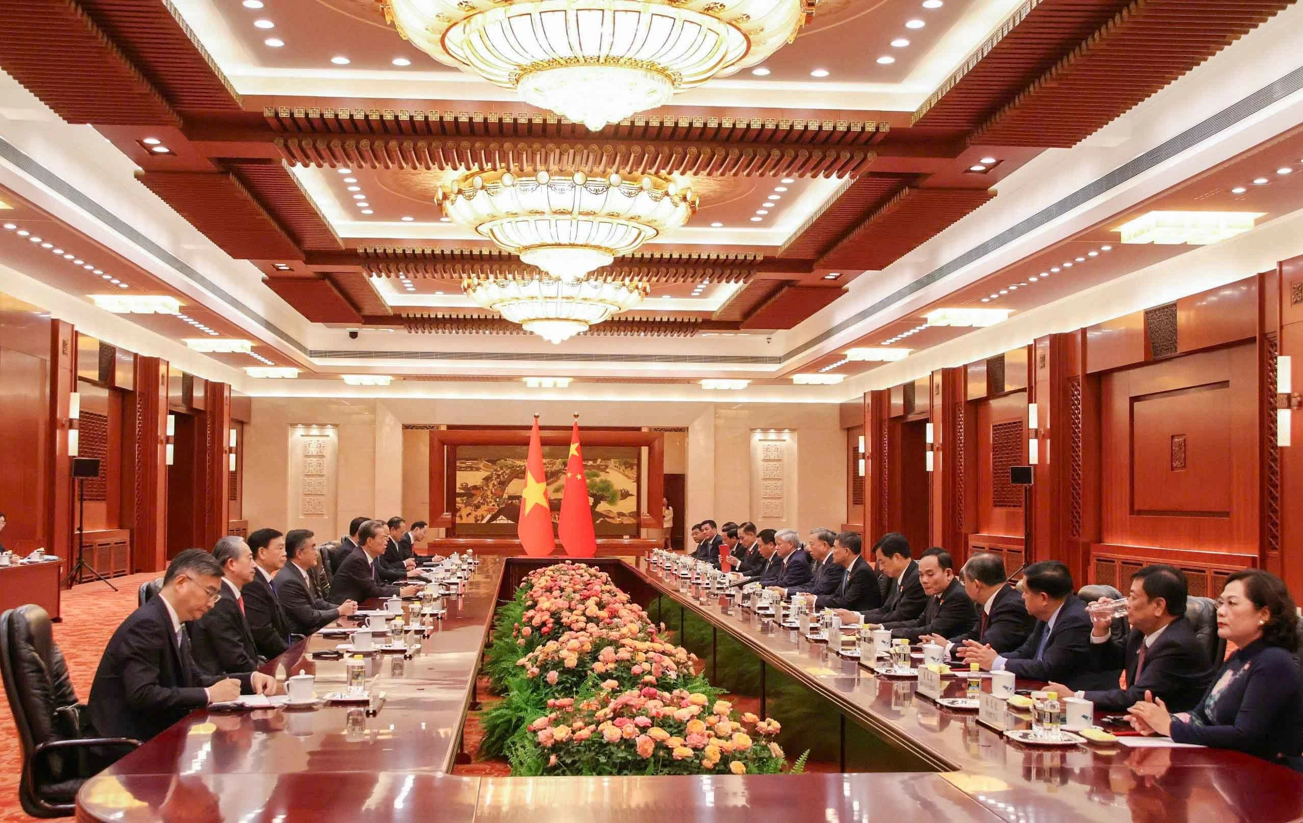 Tổng Bí thư, Chủ tịch nước Tô Lâm hội kiến Uỷ viên trưởng Uỷ ban Thường vụ Nhân đại toàn quốc Triệu Lạc Tế Vietnamese leader meets with top Chinese legislator