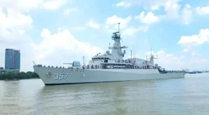 Indonesian navy ship makes friendly visit to Vietnam Indonesian navy ship makes friendly visit to Vietnam