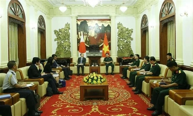 Đeputy Defence Minister Hoang Xuan Chien welcomes Japanese Senior Deputy Minister for Foreign Affairs Đeputy Defence Minister Hoang Xuan Chien welcomes Japanese Senior Deputy Minister for Foreign Affairs