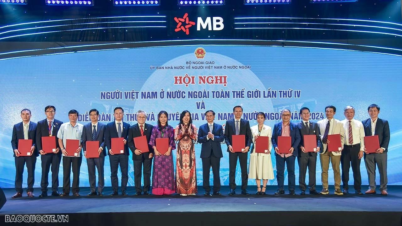 Foreign Minister Bui Thanh Son urges overseas Vietnamese to make more contributions