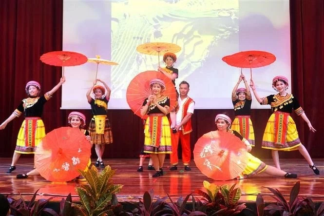 Cultural exchange promotes understanding Vietnam-Malaysia Cultural exchange promotes understanding Vietnam-Malaysia