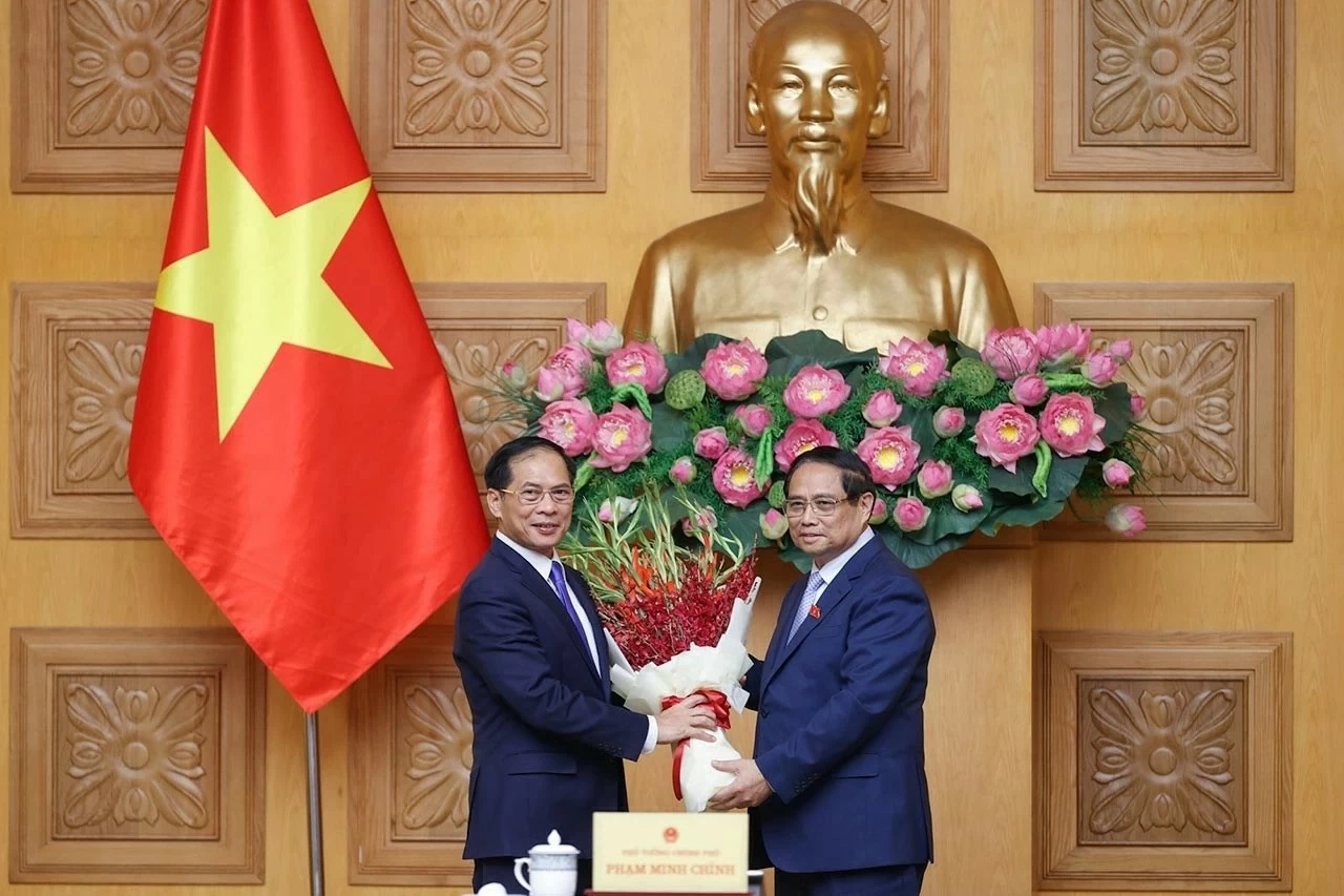 PM assigns tasks to newly-appointed Deputy Prime Ministers, Ministers PM assigns tasks to newly-appointed Deputy Prime Ministers, Ministers