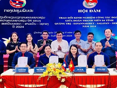 Vietnamese, Lao provinces exchange experience in youth activities Vietnamese, Lao provinces exchange experience in youth activities