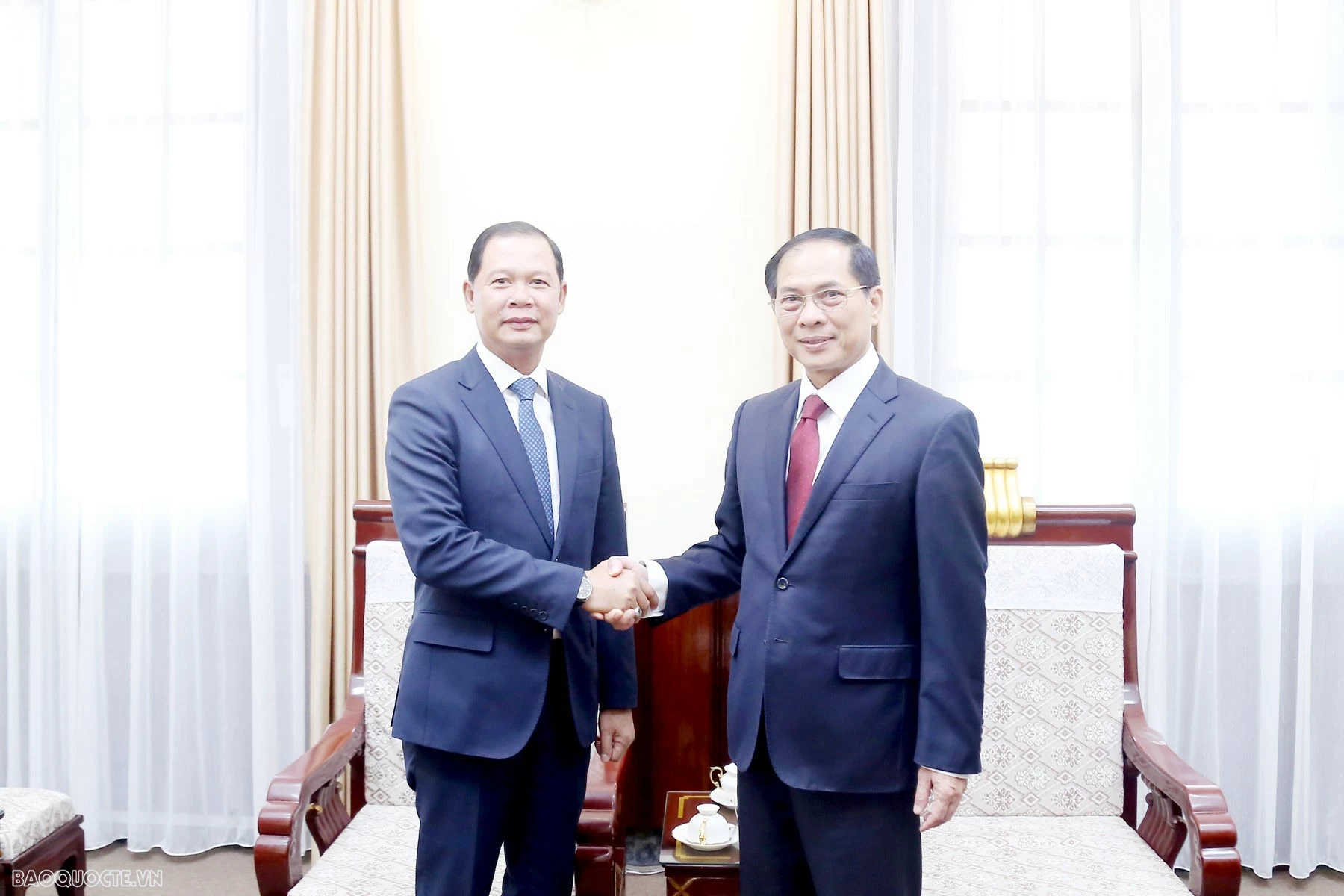 Deputy PM Bui Thanh Son welcomes Lao Deputy Foreign Minister Deputy PM Bui Thanh Son welcomes Lao Deputy Foreign Minister