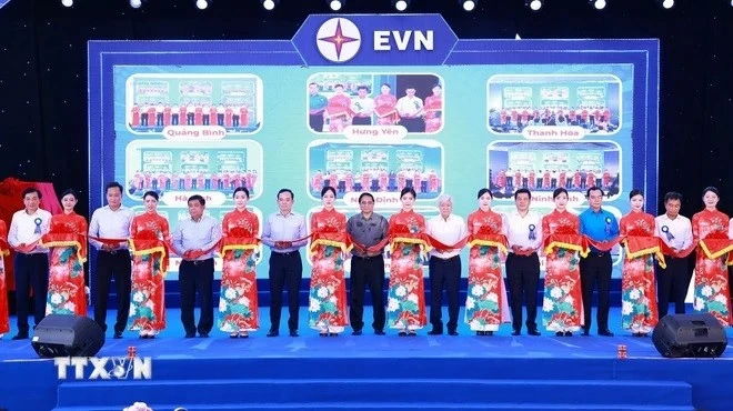 PM Pham Minh Chinh attends inauguration ceremony of 500kV Circuit-3 power transmission line PM Pham Minh Chinh attends inauguration ceremony of 500kV Circuit-3 power transmission line