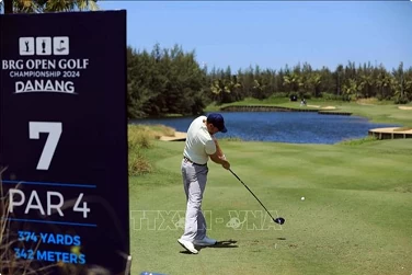 Nearly 150 golfers compete at BRG Open Golf Championship in Da Nang Nearly 150 golfers compete at BRG Open Golf Championship in Da Nang