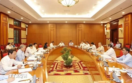 Top leader chairs Politburo's meeting to discuss important documents Top leader chairs Politburo's meeting to discuss important documents