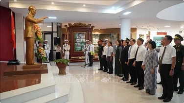 Thematic exhibition spotlights images of President Ho Chi Minh on Vietnam revolutionary press Thematic exhibition spotlights images of President Ho Chi Minh on Vietnam revolutionary press