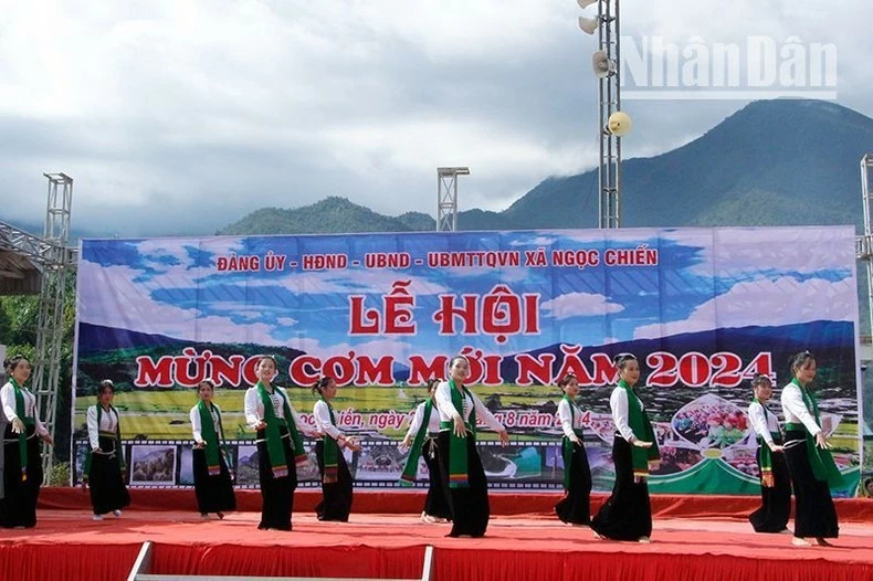 A performance at the festival celebrating the new rice season in Ngoc Chien Commune. (Photo: NDO) A performance at the festival celebrating the new rice season in Ngoc Chien Commune. (Photo: NDO)