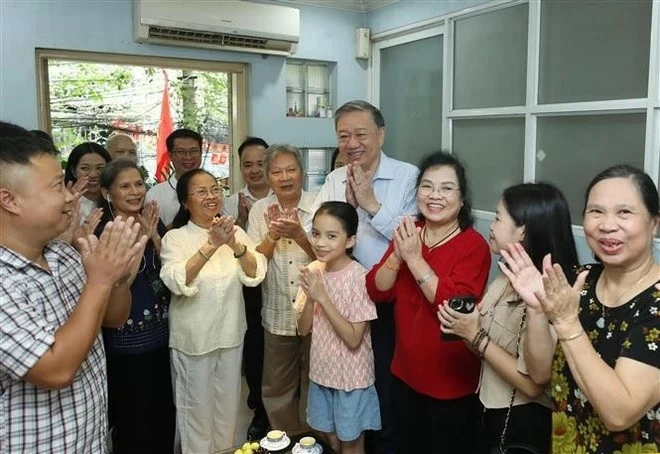 General Secretary, President To Lam expresses gratitude to creators of national anthem, emblem design General Secretary, President To Lam expresses gratitude to creators of national anthem, emblem design