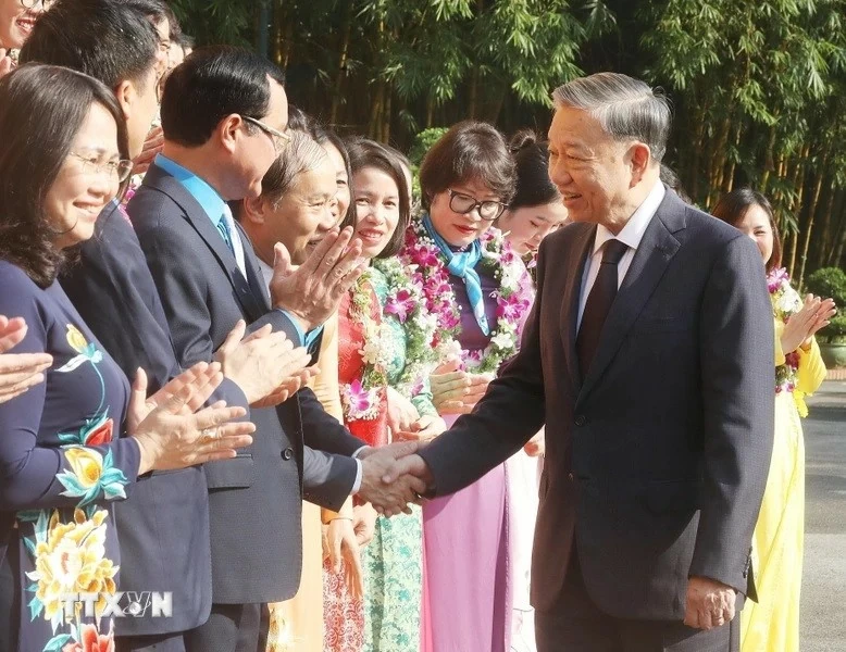 General Secretary, President To Lam hosts reception for outstanding civil servants, workers General Secretary, President To Lam hosts reception for outstanding civil servants, workers