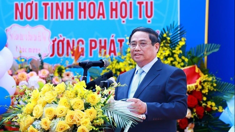 PM Pham Minh Chinh attends opening ceremony of new academic year at Nguyen Dinh Chieu secondary school