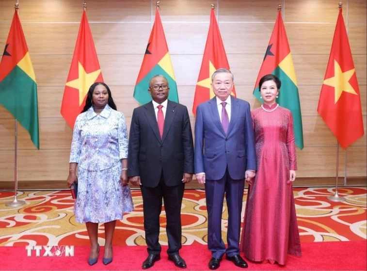 Top leader hosts banquet in honour of Guinea-Bissau President Top leader hosts banquet in honour of Guinea-Bissau President