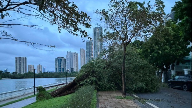 Typhoon Yagi leaves Hanoi devastated