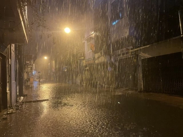 Typhoon Yagi devastates Hanoi Typhoon Yagi leaves Hanoi devastated