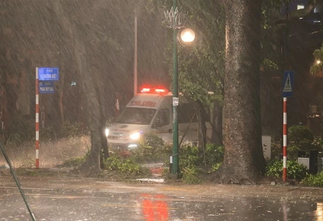 Typhoon Yagi devastates Hanoi Typhoon Yagi leaves Hanoi devastated