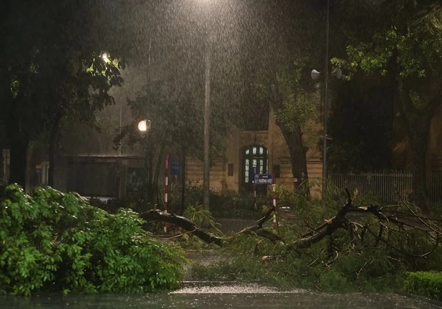 Typhoon Yagi devastates Hanoi Typhoon Yagi leaves Hanoi devastated