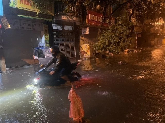 Typhoon Yagi devastates Hanoi Typhoon Yagi leaves Hanoi devastated