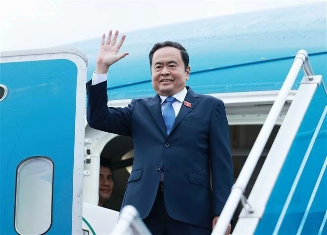 National Assembly Chairman Tran Thanh Man leaves Hanoi on September 8 morning for an official visit to Russia where he will also co-chair the 3rd meeting of the Vietnam-Russia Inter-Parliamentary Cooperation Committee. (Photo: VNA) National Assembly Chairman Tran Thanh Man leaves Hanoi on September 8 morning for an official visit to Russia where he will also co-chair the 3rd meeting of the Vietnam-Russia Inter-Parliamentary Cooperation Committee. (Photo: VNA)