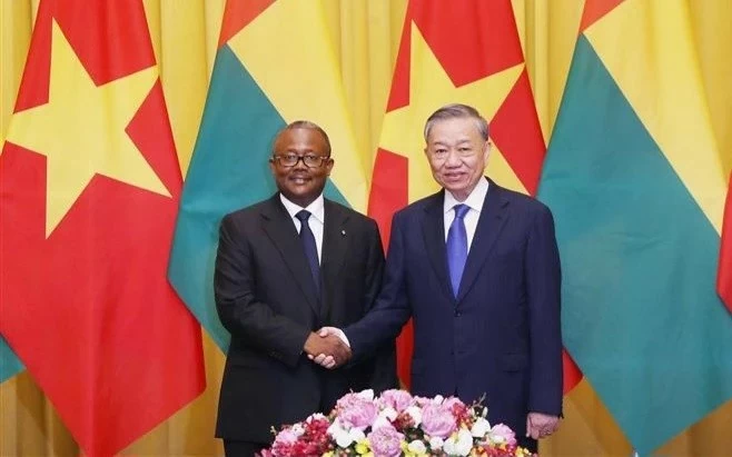 Guinea-Bissau President Umaro Sissoco Embaló concludes official visit to Vietnam Guinea-Bissau President Umaro Sissoco Embaló concludes official visit to Vietnam