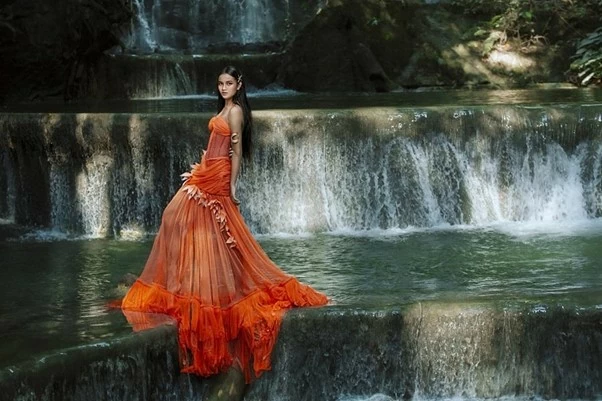 Young model Laisha D.A.M transforms into a goddess amidst the majestic nature of Sumbawa and Bali, Indonesia. (Photo: Ha Hien) Young model Laisha D.A.M transforms into a goddess amidst the majestic nature of Sumbawa and Bali, Indonesia. (Photo: Ha Hien)
