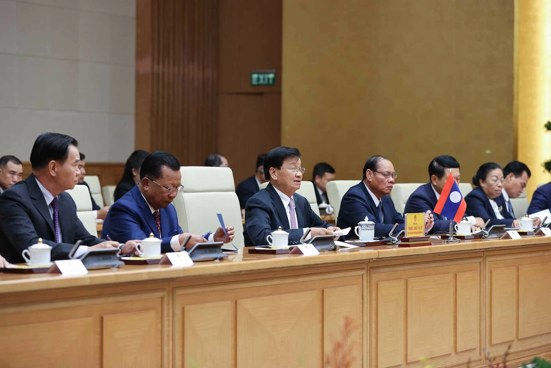 Prime Minister Pham Minh Chinh meets with General Secretary, President of Laos Thongloun Sisoulith