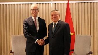 Deputy PM pledges to facilitate operations of Hong Kong groups