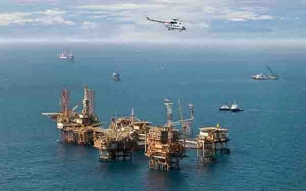 Vietsovpetro successfully installs wellhead platform topside at Bach Ho oil field Vietsovpetro successfully installs wellhead platform topside at Bach Ho oil field