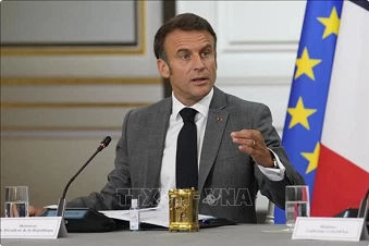 French President affirms solidarity with Vietnam in face of Typhoon Yagi French President affirms solidarity with Vietnam in face of Typhoon Yagi