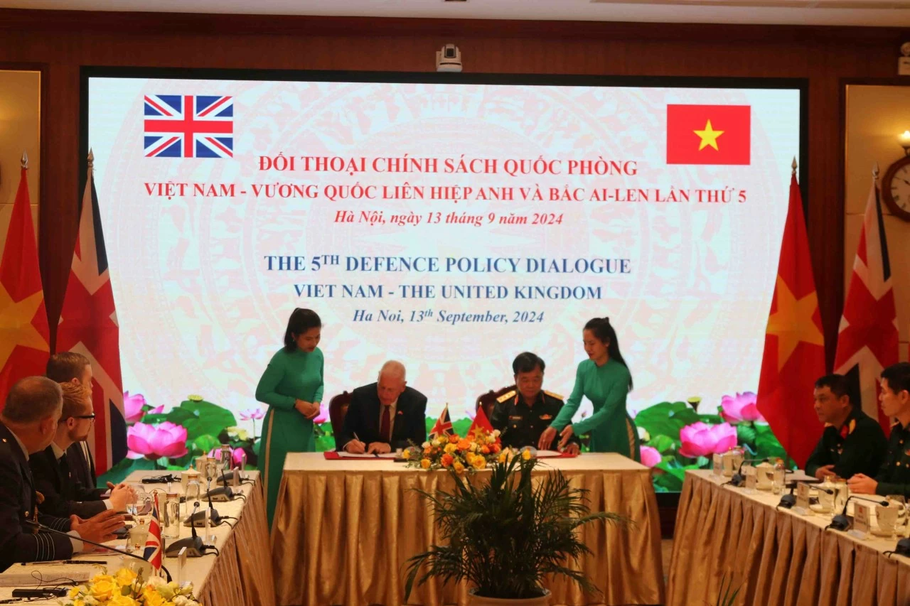 Vietnam-UK enhances defense relations for common peace and prosperity Vietnam-UK enhances defense relations for common peace and prosperity