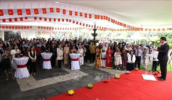 Đại sứ quán Việt Nam tại Mexico kỷ niệm Quốc khánh 2/9/2024. (Nguồn: TTXVN) Đại sứ quán Việt Nam tại Mexico kỷ niệm Quốc khánh 2/9/2024. (Nguồn: TTXVN)