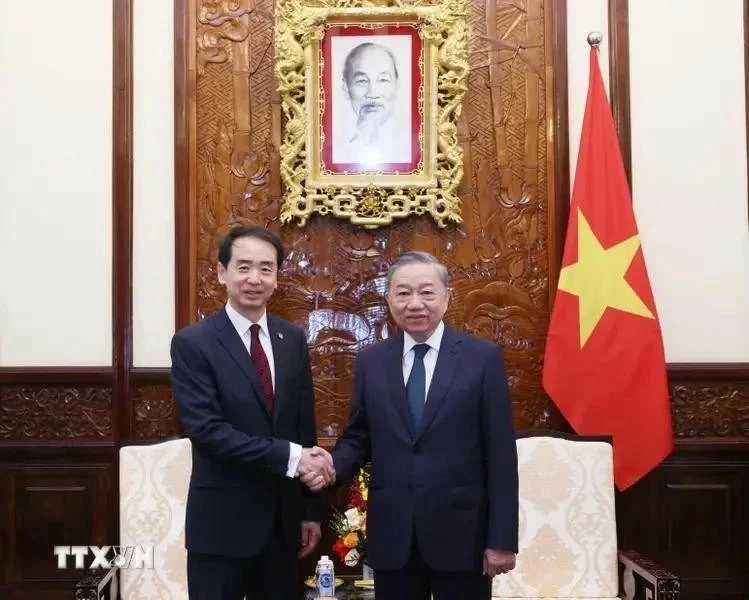 Party General Secretary and State President To Lam receives new Chinese Ambassador Party General Secretary and State President To Lam receives new Chinese Ambassador