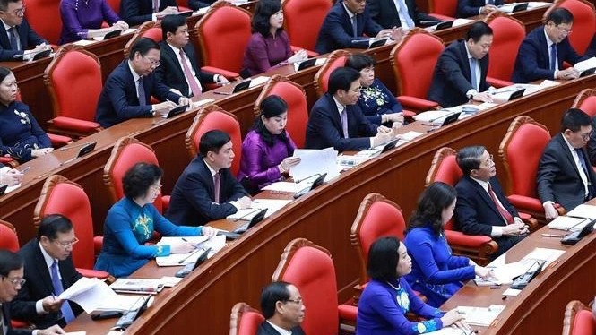 Second working day of 13th Party Central Committee’s 10th plenum, discusses theoretical and practical issues regarding socialist-oriented reform